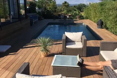 Image de Villa contemporaine au calme avec vue imprenable, avec piscine et sans vis à vis