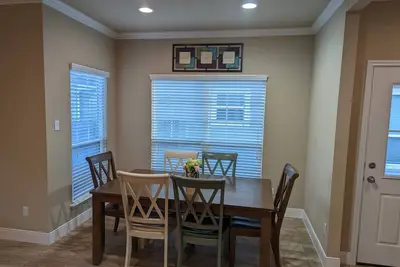 Image de Green Mesa - Spacious 3 Br home in North Temple