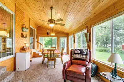 Image de Lakeside Hideaway w\/ Swim Dock in Alexandria!