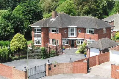 Image de 6 chambres à coucher à Gosport