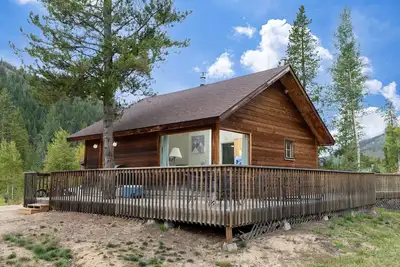 Image de Gorgeous Views! Fireplace, Gazebo, Incredible Deck, Pet Friendly, Walk to Lake!