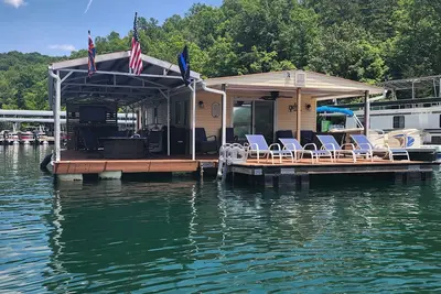 Image de Wake N' Up (Floating House @ Whitman Hollow)