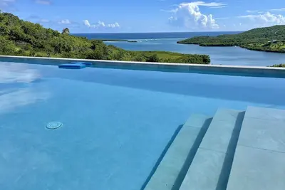 Image de Breathtaking views of Las Pelas Bay in this luxury newly built home.