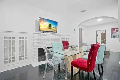 Image de River House 4br pool/hot tub plus private parking