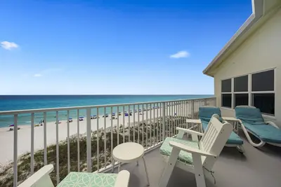 Image de 3br Penthouse condo w/ loft space! Cabana Club 401