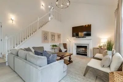 Image de Beautiful, Sleek, and Modern 4 bdr Home Away from Home!