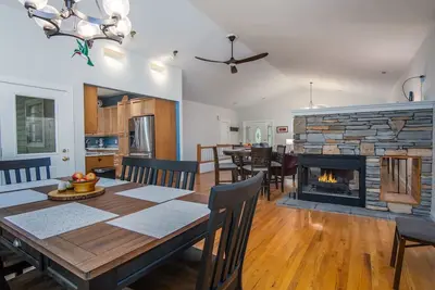 Image de Hummingbird Hideaway | 3 Bed, 2 Bath