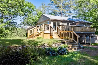 Image de Beautifully maintained cottage in the heart of port carling