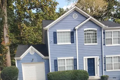 Image de Atlanta's Blueberry Bliss. Home away from home!