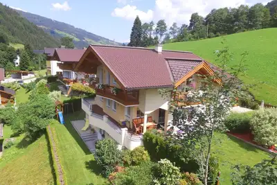 Image de Appartement moderne Ă Salzburger avec terrasse