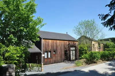Image de Maison de vacances א Houffalize avec jardin