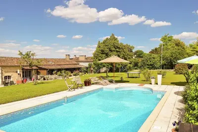 Image de Chalet de charme avec piscine