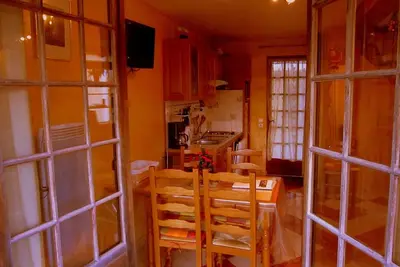 Image de Gîte confortable à Vaires-sur-Marne avec jardin