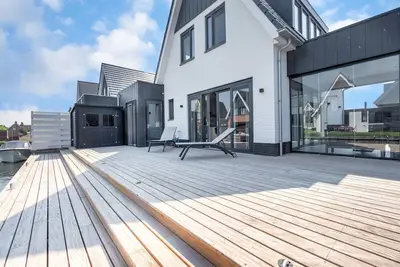 Image de Retraite au bord de l'eau avec sauna