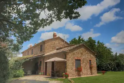 Ferme rustique en pierre à Proceno