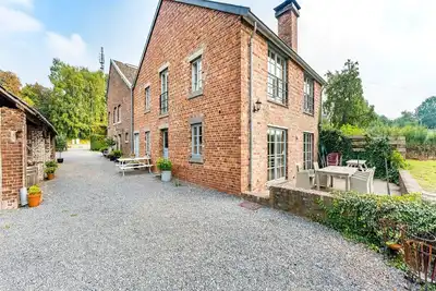 Image de Maison de vacances א Sint-Martens-Voeren avec jardin