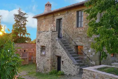 Maison rustique à Magione avec jardin