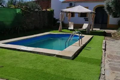 Maison de vacances intemporelle avec piscine