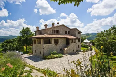 Image de Villa étonnante à Apecchio avec piscine