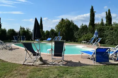 Image de Maison de campagne chaleureuse avec piscine à Vinci