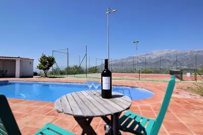 Image de Maison de vacances avec piscine près d'Arenas