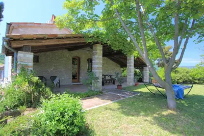 Image de Jolie maison de vacances Ă Acqualagna avec piscine