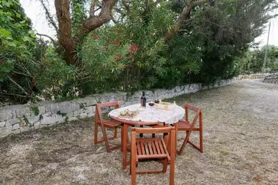 Image de Paisible cottage des Pouilles avec jardin
