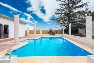 Image de Villa à Villamuriel avec Piscine et Barbecue