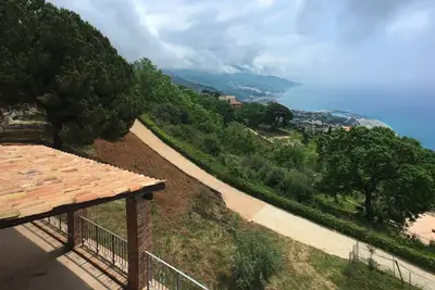 Image de Belle ferme avec terrasse Ă Cetraro