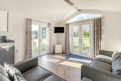 Image de A well presented holiday home with one double and one twin.
