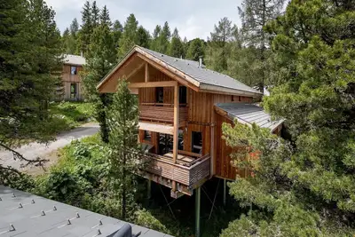 Image de Beau chalet avec sauna et bain à remous