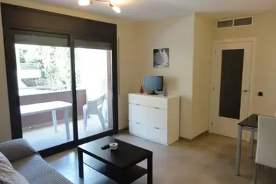 Image de Charmant Appartement à 150m de la Mer avec Piscine, Climatisation et Parking à Torredembarra