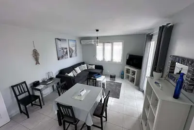 Image de Appartement T3 Lumineux Proche Centre - 3 Étoiles, Clim