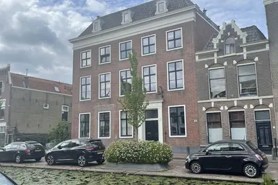 Image de Canal house ground floor in historic center Gouda