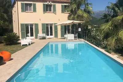 Image de Villa de luxe -piscine privée chauffée-vue montagne à 5 min de la mer-4 ch -2sdb