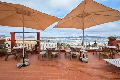 Image de Appartement 'Navila Numero 2' avec piscine partagée, Wi-Fi et climatisation.