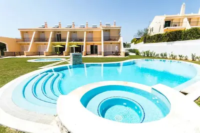 Image de Villa Filipa Iii - Beachfront with Jacuzzi