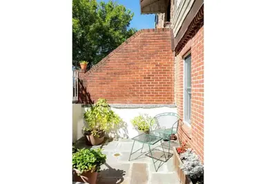 Designer 2 Bed Condo Near Prospect Park