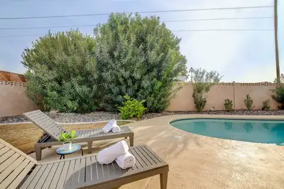 Image de Spacious Modern Mini Estate w/ Pool + Spa- New!