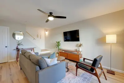 Image de 2 Mi to Old Town: Home w/ Pool Access & Patio