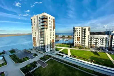Image de Stunning Lake n City View 2bd 2ba