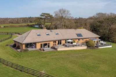 Image de This property has a separate annexe for 4 guests, great for those wanting privacy.