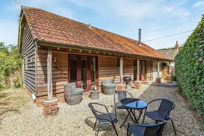 Image de You will just adore this stylish home set in a very exclusive village with a great pub.