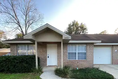 Image de 3 Bed/ 2 Bath/ 1 Cg Updated Townhome
