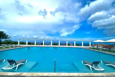 Image de Luxurious 2bd Apt. w/ Ocean Views & Pool & Wi-Fi