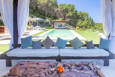 Image de My Rental Homes - Villa Blueberry  with panramic pool and garden