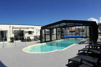 Image de 200m de l'océan, villa \"Aix\" dans résidence avec piscine, Spa : Les Thalassiles