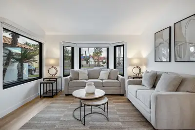 Image de Beautiful 3br Modern Home with Heated Pool - Spring Training and Golf Haven