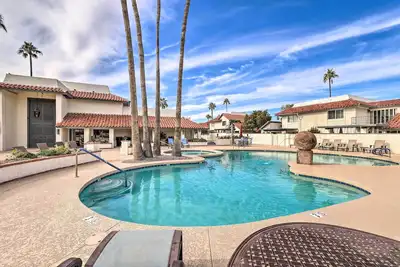 Image de Central Scottsdale Townhouse w/ Pool Access!