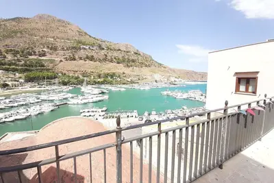 Image de Paradis avec vue sur la mer א Castellammare